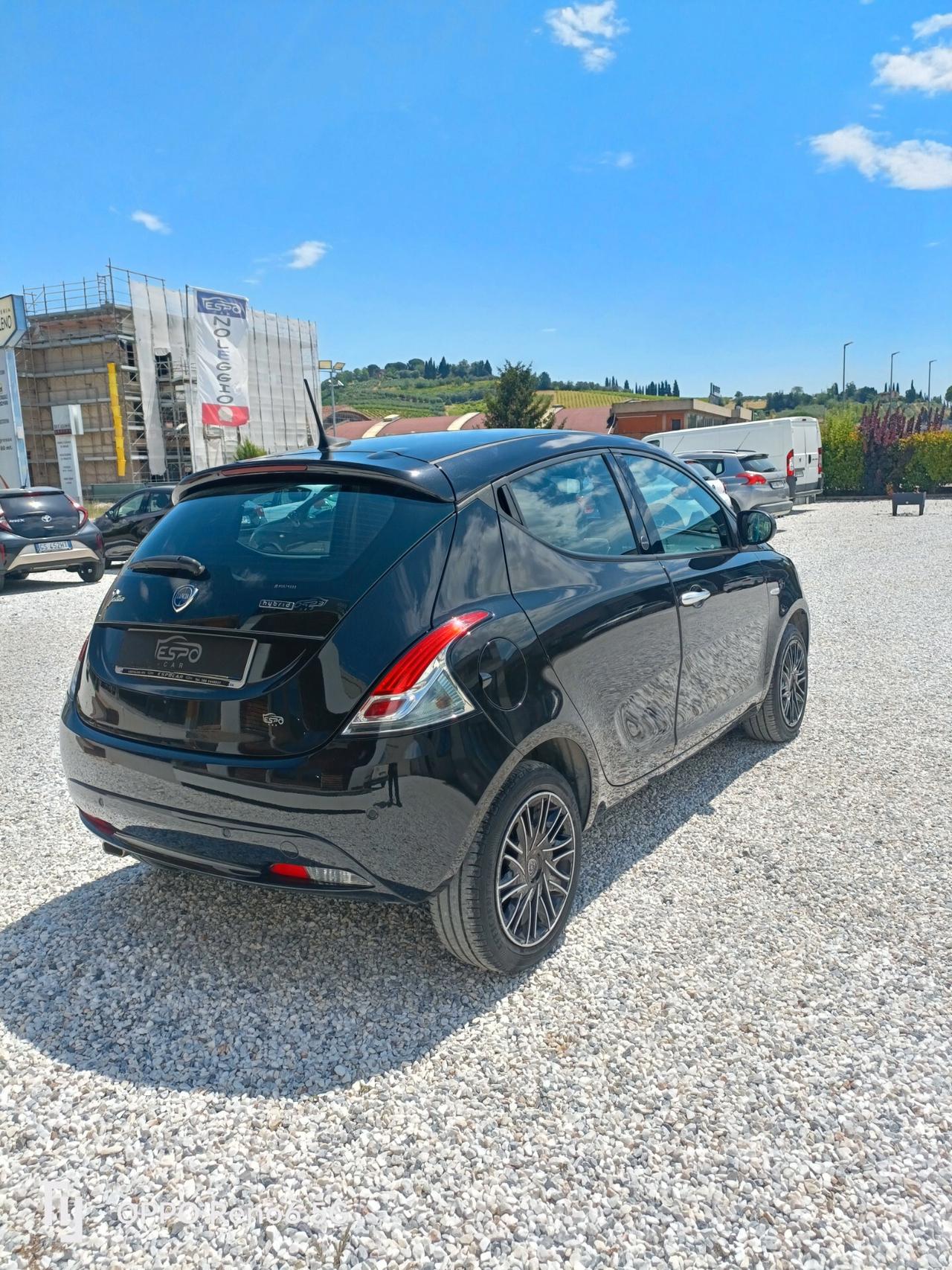 Lancia Ypsilon 1.0 FireFly 5 porte S&S Hybrid Ecochic Gold