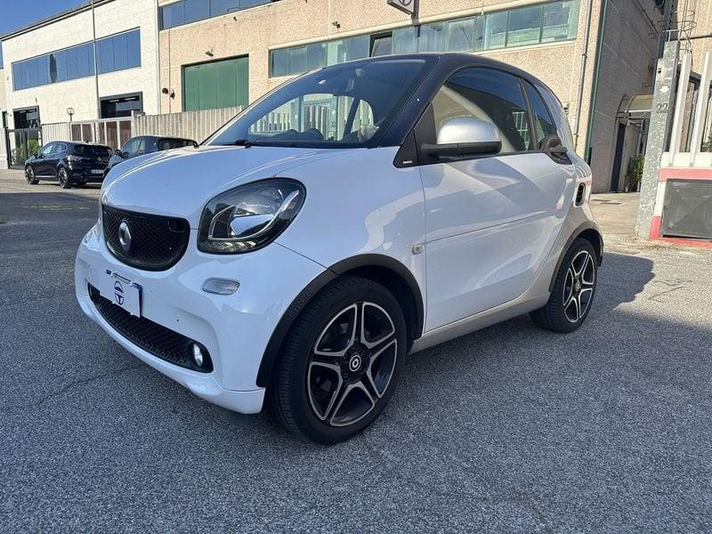 smart fortwo 1.0 52kW passion twinamic 71cv