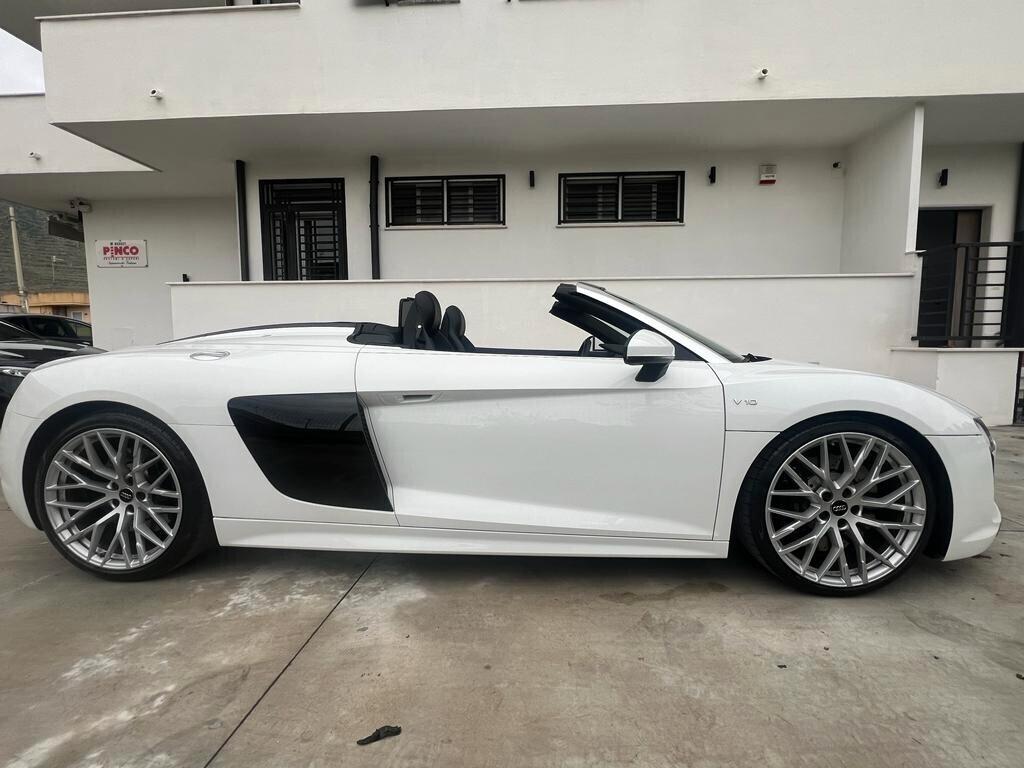R8 5.2 540 CV RVS limited edition