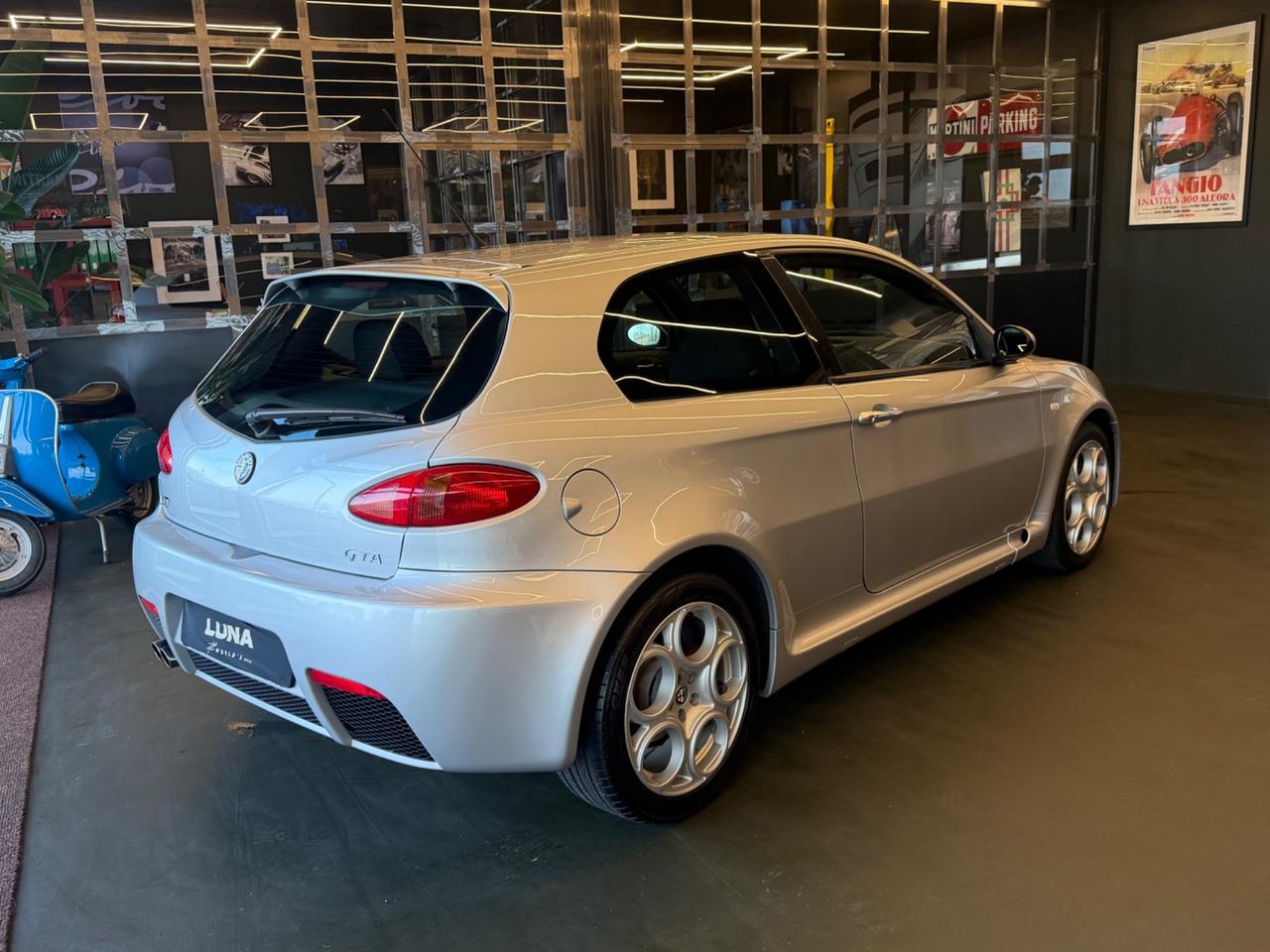 Alfa Romeo 147 3.2i V6 24V cat Selespeed 3 porte GTA