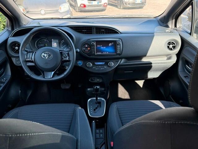 Toyota Yaris 1.5 Hybrid 5 porte Lounge Red/Bronze
