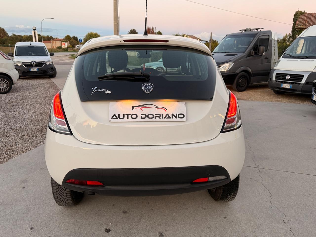 Lancia Ypsilon 0.9 TwinAir 85 CV 5 porte Metano Ecochic Elle