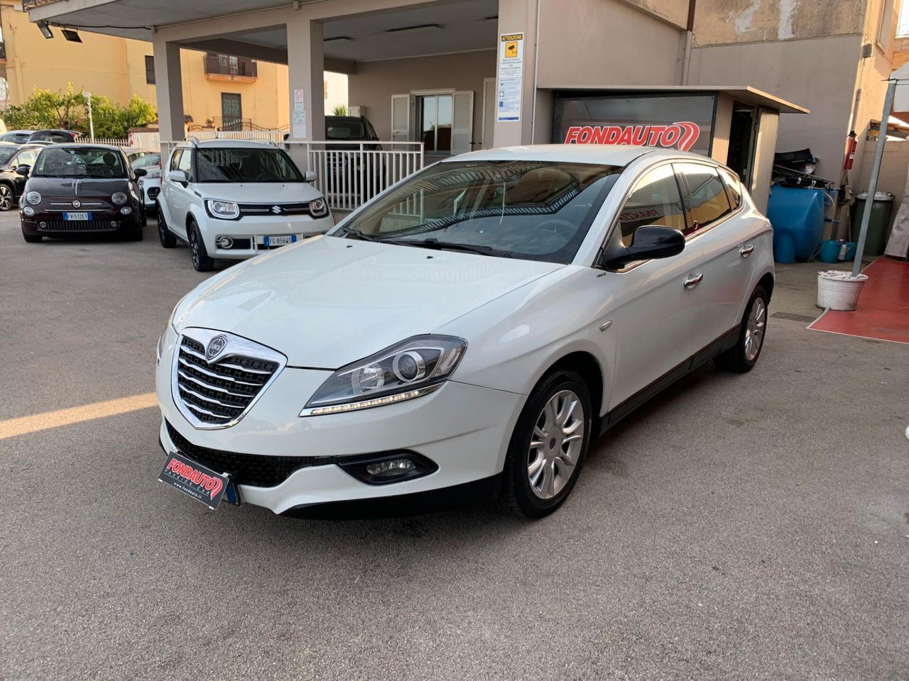 Lancia Delta 1.6 MJT DPF 105 CV Silver