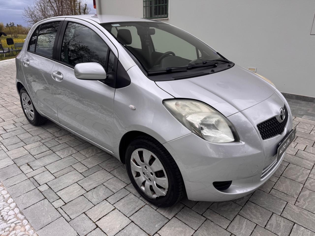 Toyota Yaris 1.0 5 porte Sol OK NEOPATENTATI