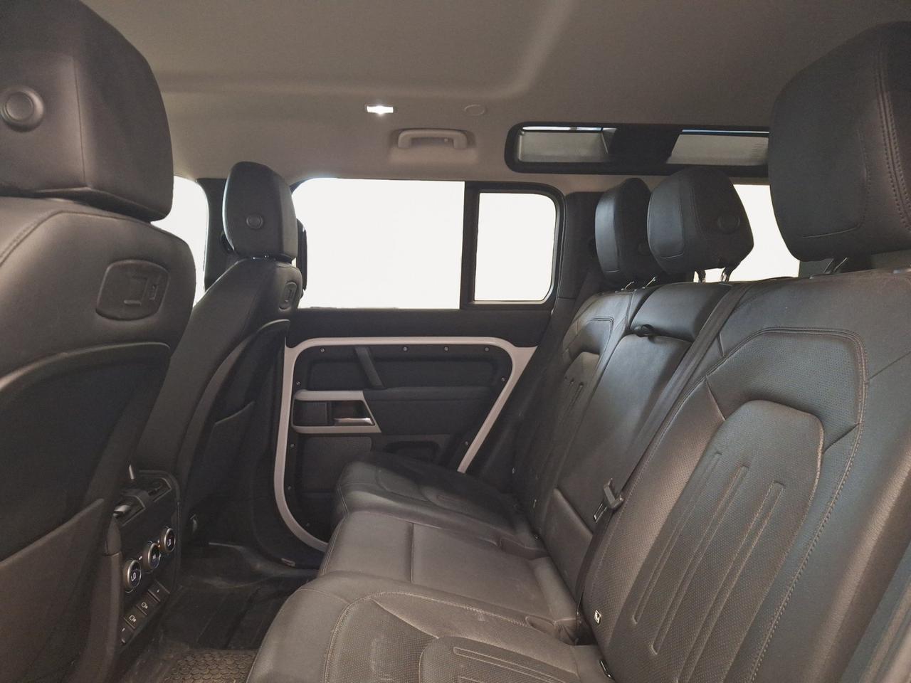 Land Rover Defender 110 2.0 si4 phev SE awd 404cv auto
