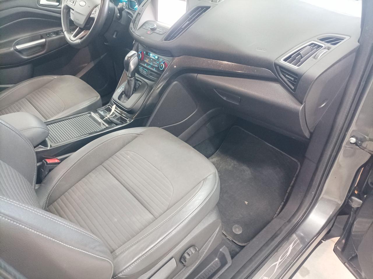 Ford Kuga 2.0 TDCI 150 CV S&S 4WD Powershift Business 10/2018