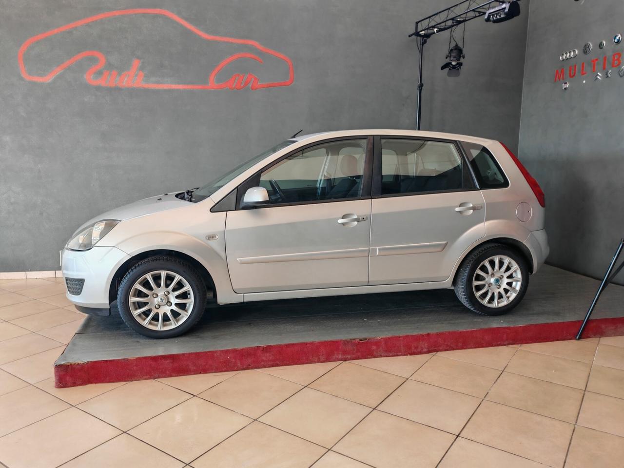 Ford Fiesta 1.4 TDCi 5p. Ghia