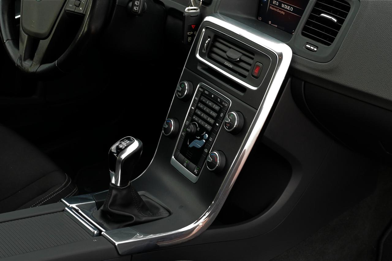 Volvo V60 D2 R-design