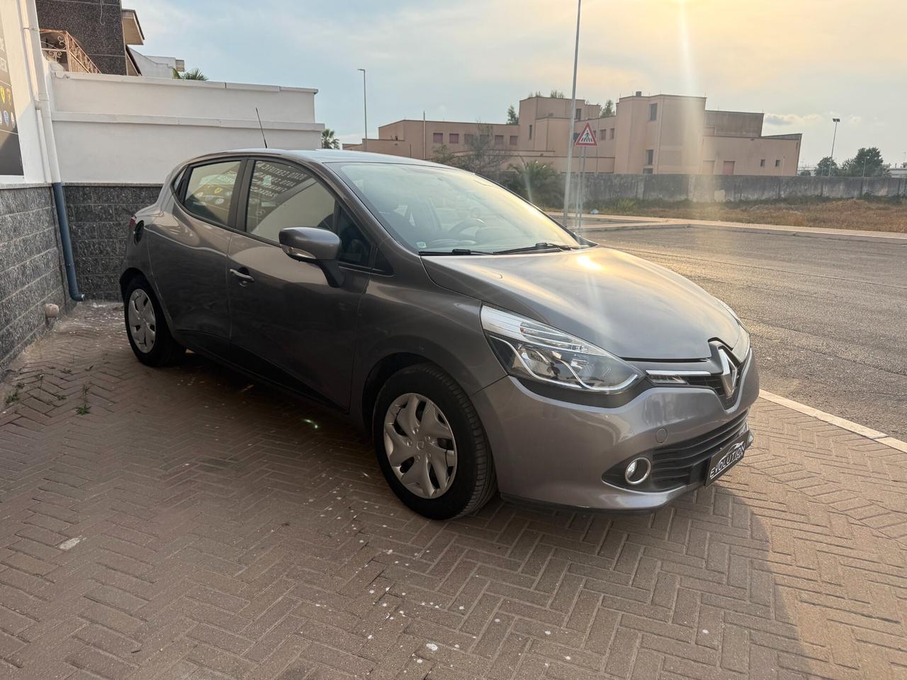 Renault Clio dCi 8V 75 CV Start&Stop 5 porte Energy Intens