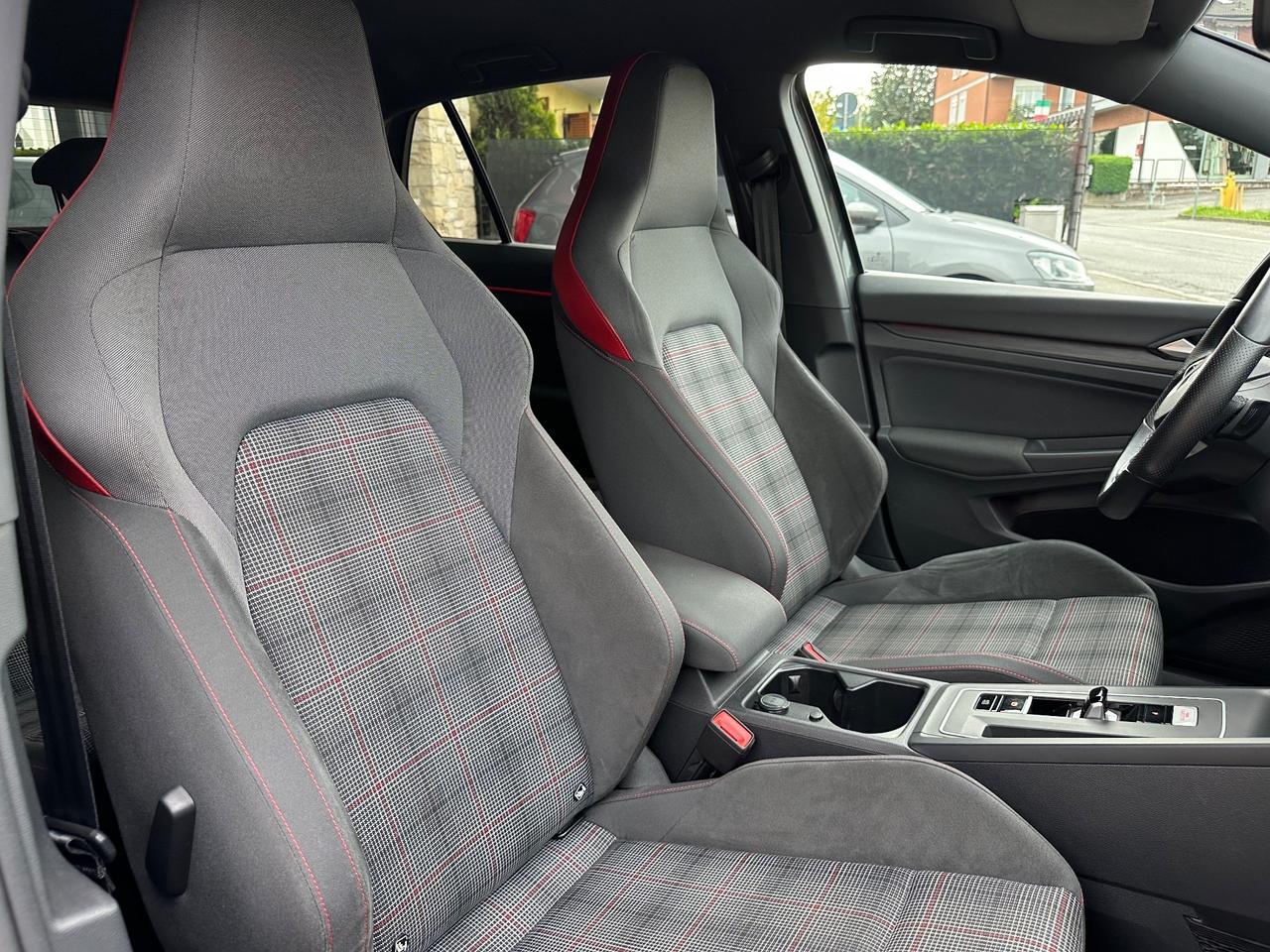 Volkswagen Golf GTI 2.0 TSI