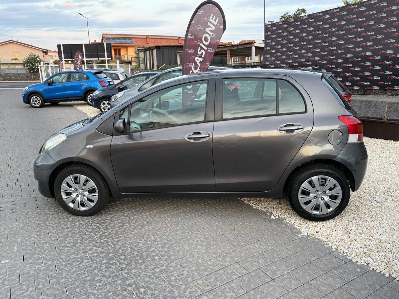 Toyota Yaris 1.0 5 Luxury Pack
