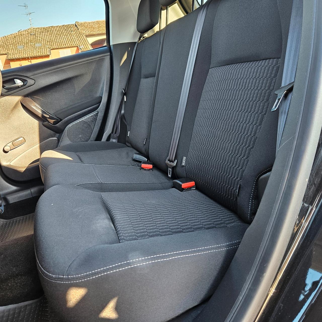 Peugeot 208 UNIPRO NEOPATENTATI PREZZO REALE E FINALE