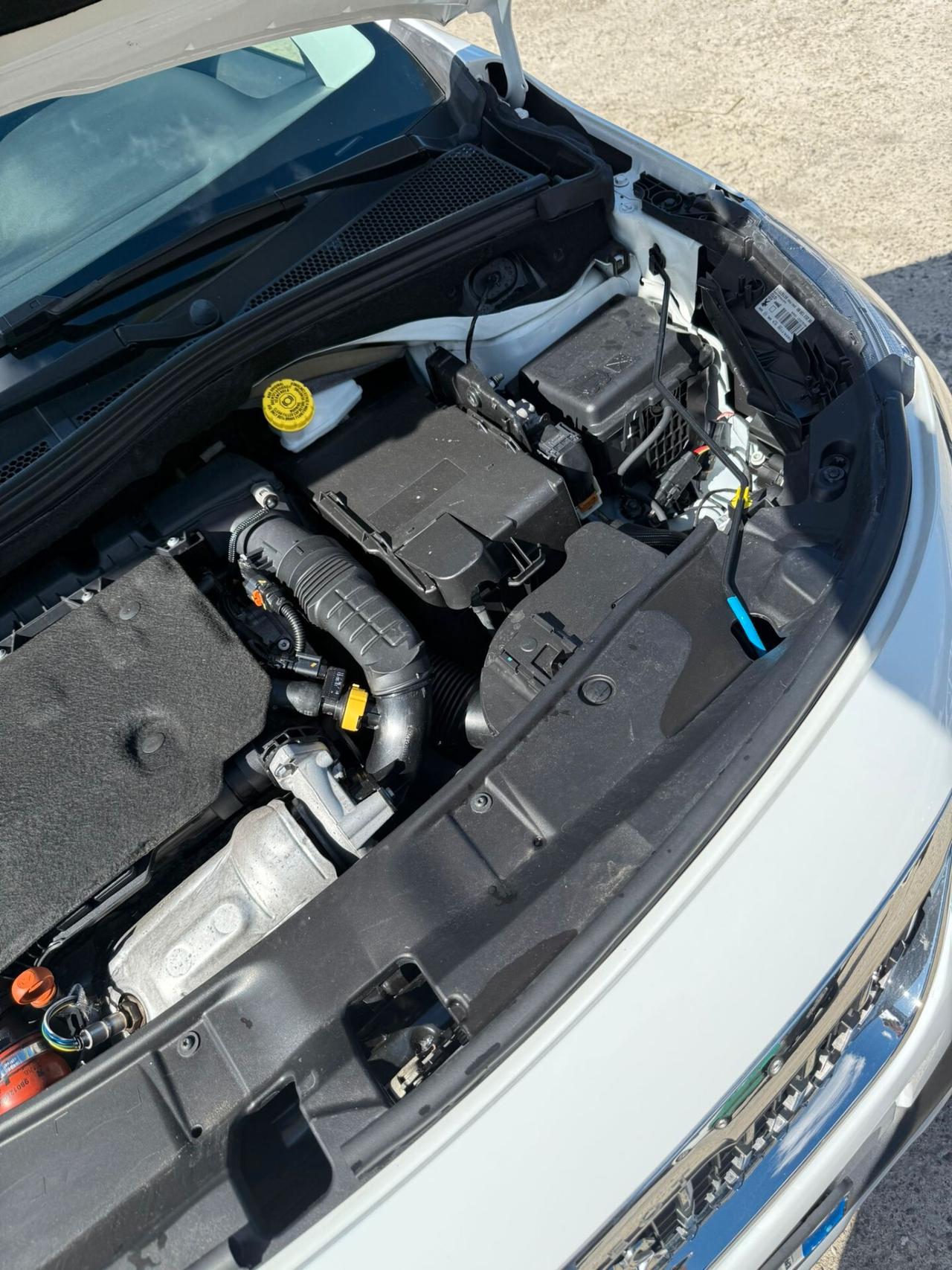 Peugeot 2008 BlueHDi 100 S&S Allure