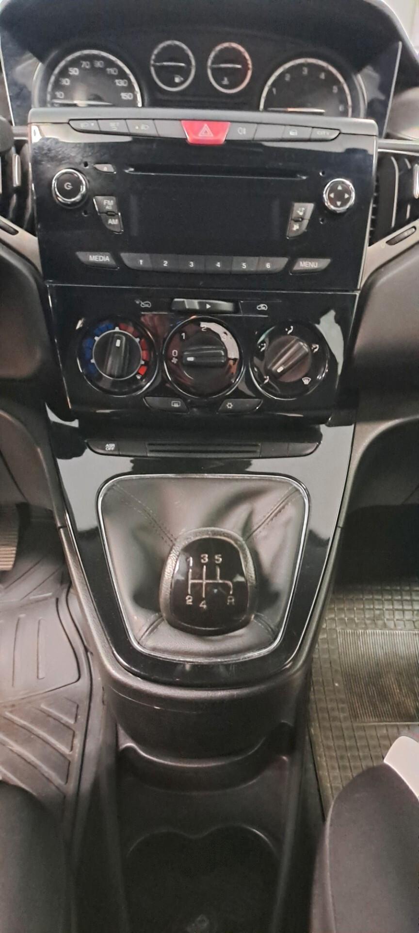 Lancia Ypsilon 1.2 69 CV 5p