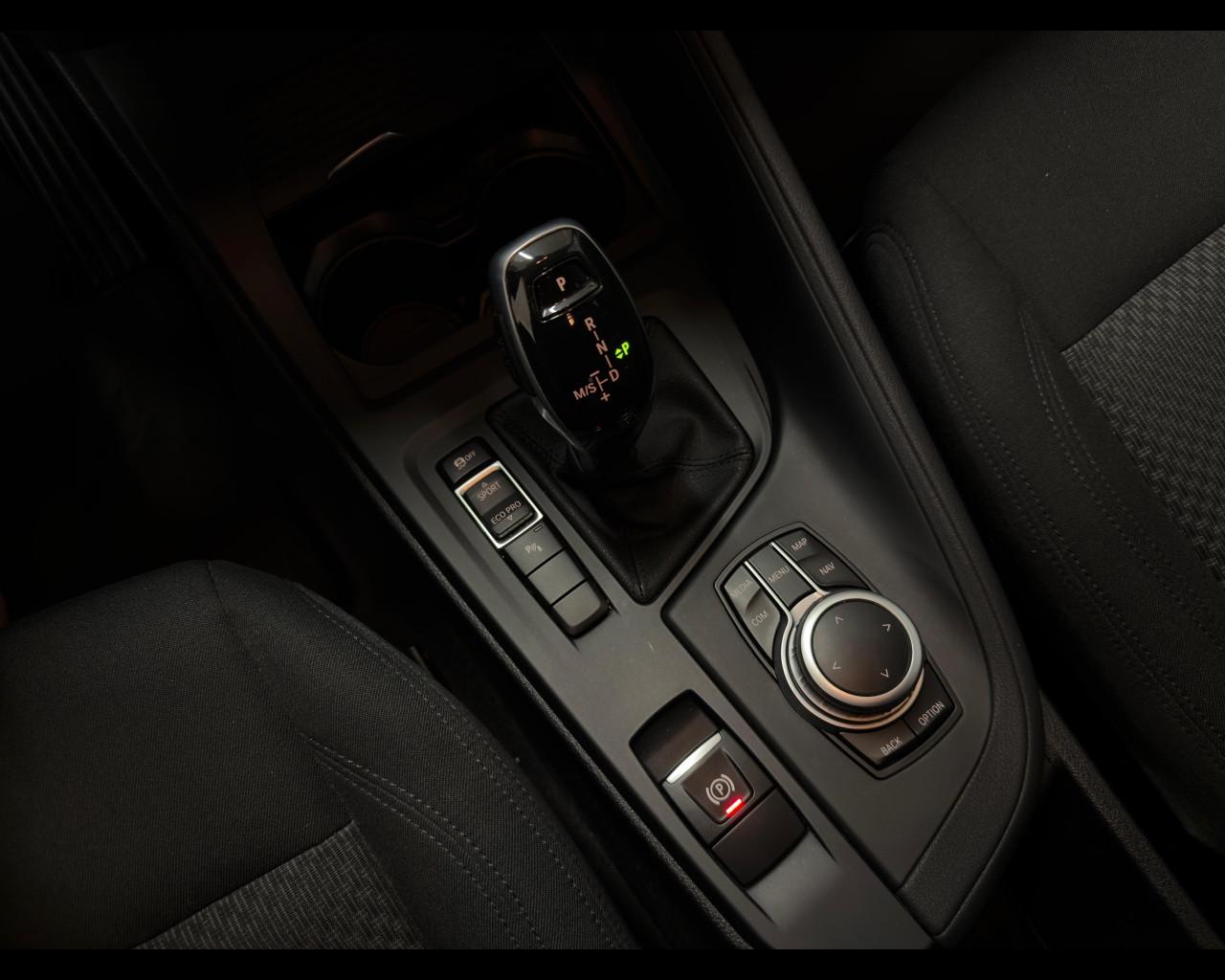 BMW X1 (F48) - X1 sDrive18d Business Advantage