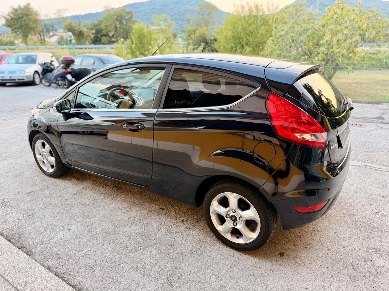 Ford Fiesta 1.4tdci 50kw Titanium OK NEOPATENTATI
