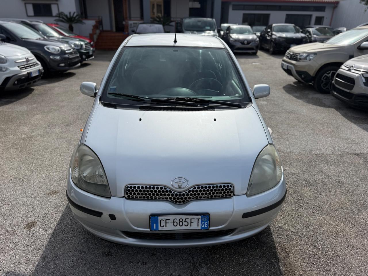 Toyota Yaris 1.0i 16V cat 5 porte Sol