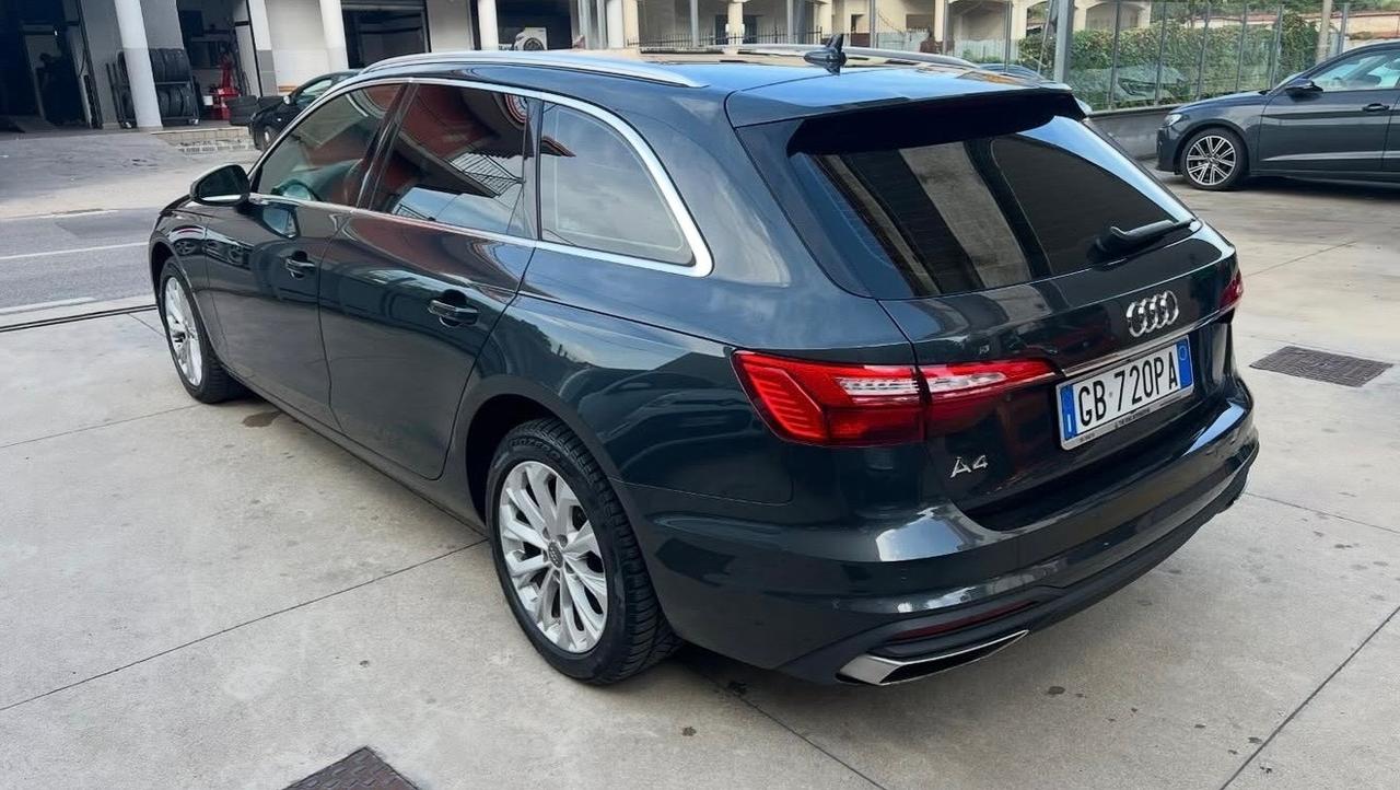 Audi A4 Avant 35 TDI S tronic Business Advanced PDC