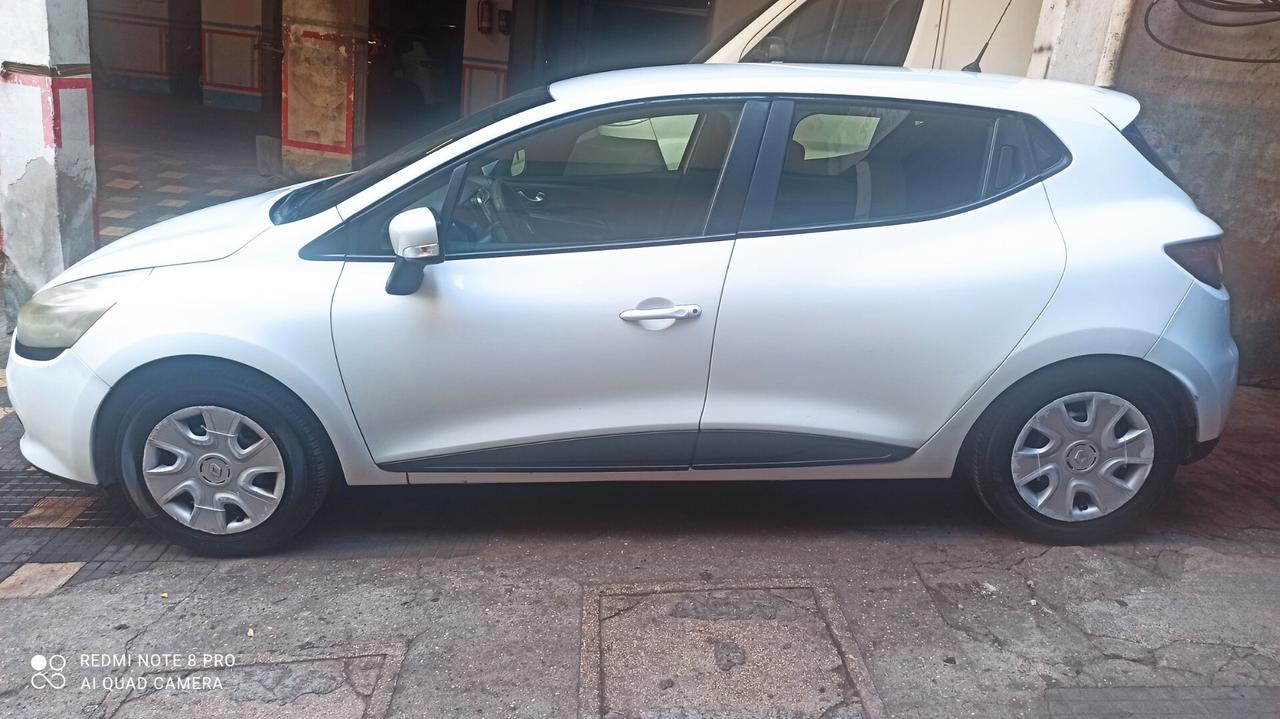 Renault Clio 1.2 75CV GPL 5 porte Costume National