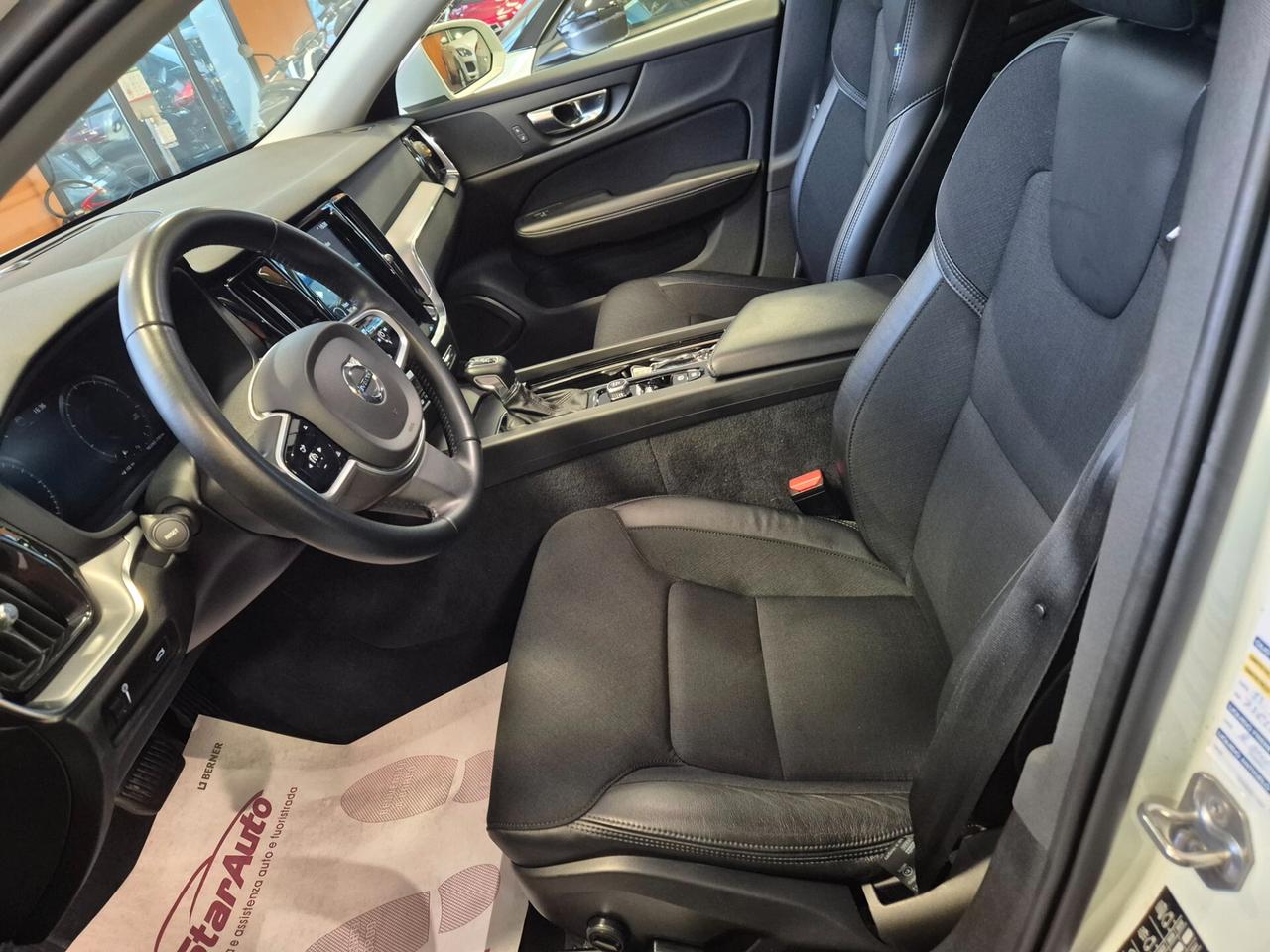 Volvo V60 Cross Country T5 AWD Geartronic Business Plus