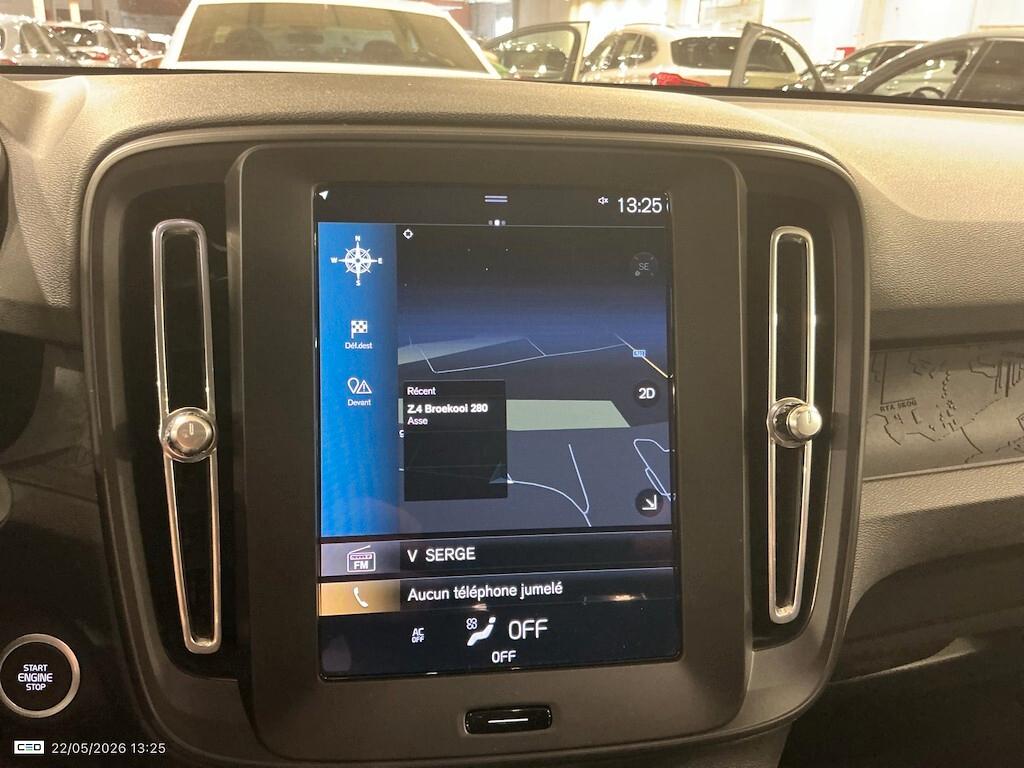 VOLVO XC40 1.5 T2 129CV 6M. MOMENTUM PRO ( FARI LED - COCKPIT - CRUISE - NAVI - MIRROR - SENSORI POST. )