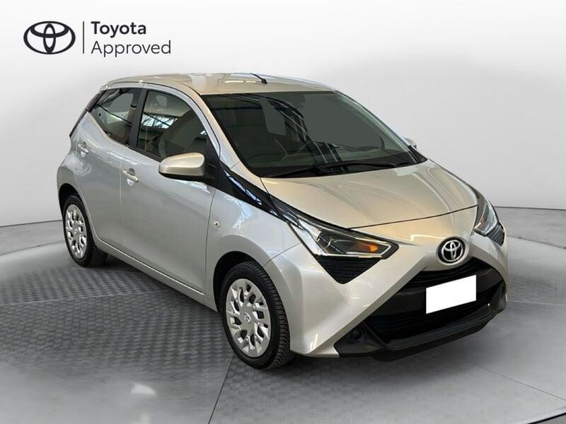 Toyota Aygo Aygo Connect 1.0 VVT-i 72 CV 5 porte x-play