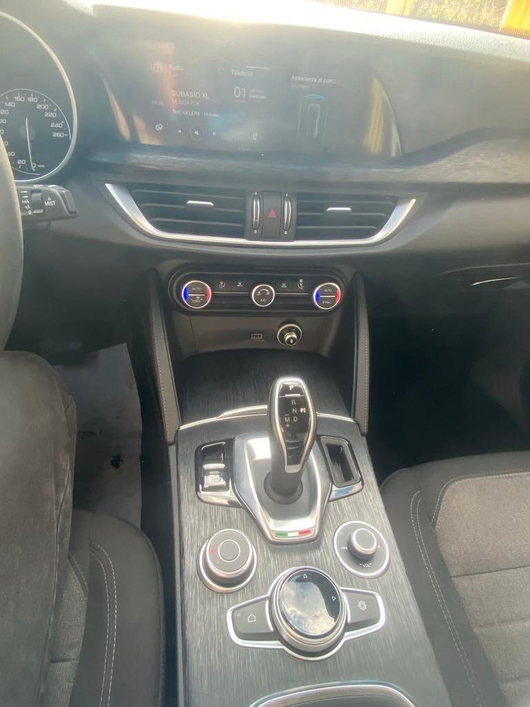 Alfa Romeo Stelvio 2.2 Turbodiesel 160 CV AT8 RWD Business