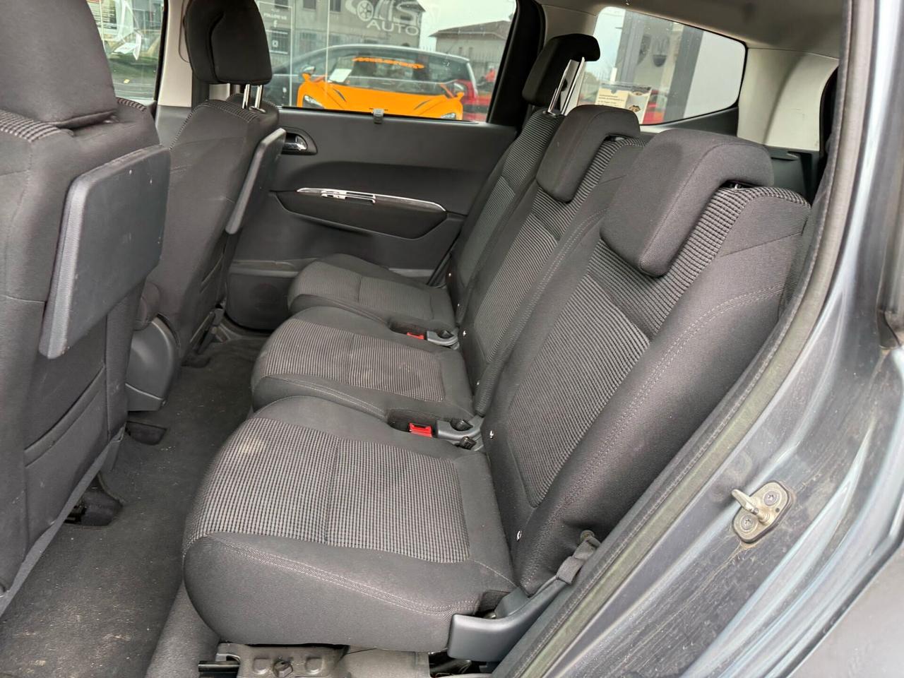 Peugeot 5008 1.6 HDi 112CV cambio robotizzato Tecno