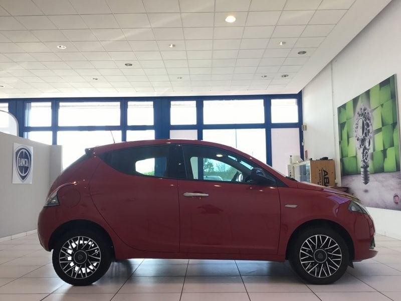 Lancia Ypsilon 1.0 FireFly 70cv Hybrid Platino