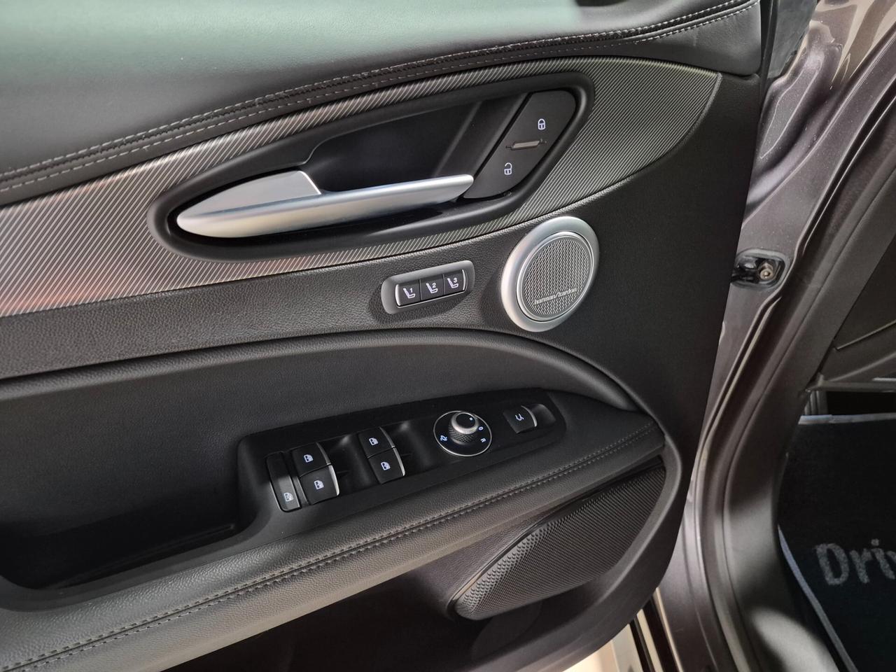 Alfa Romeo Stelvio VELOCE Q4 AT8 2.2 MTJ 210CV TOTAL BLACK C20"