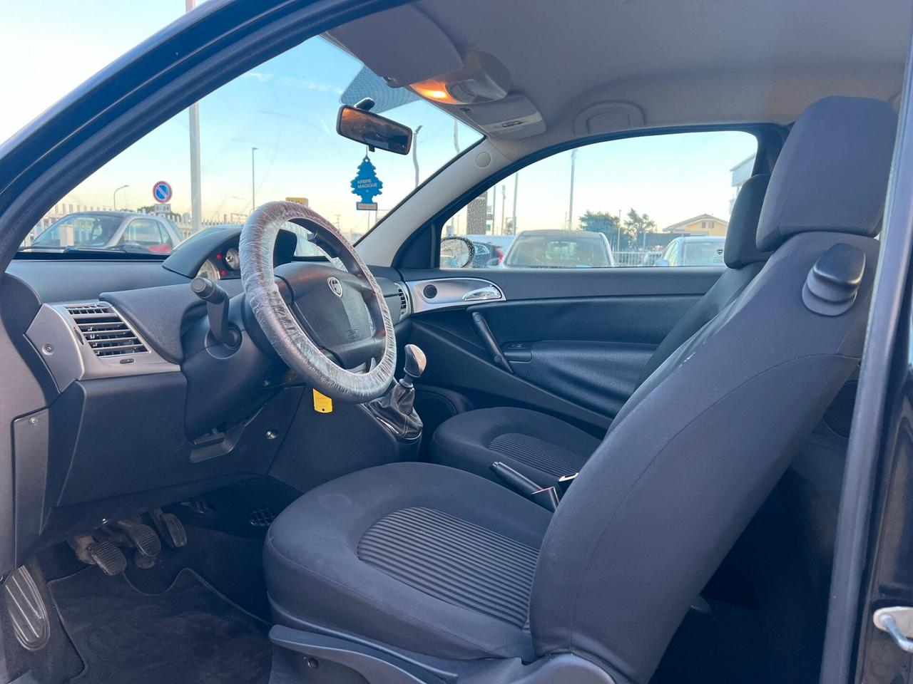 Lancia Ypsilon 1.2 Versus