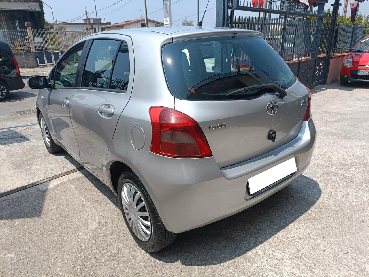 Toyota Yaris 1.4 D-4D 5 porte M-MT Sol Automatica