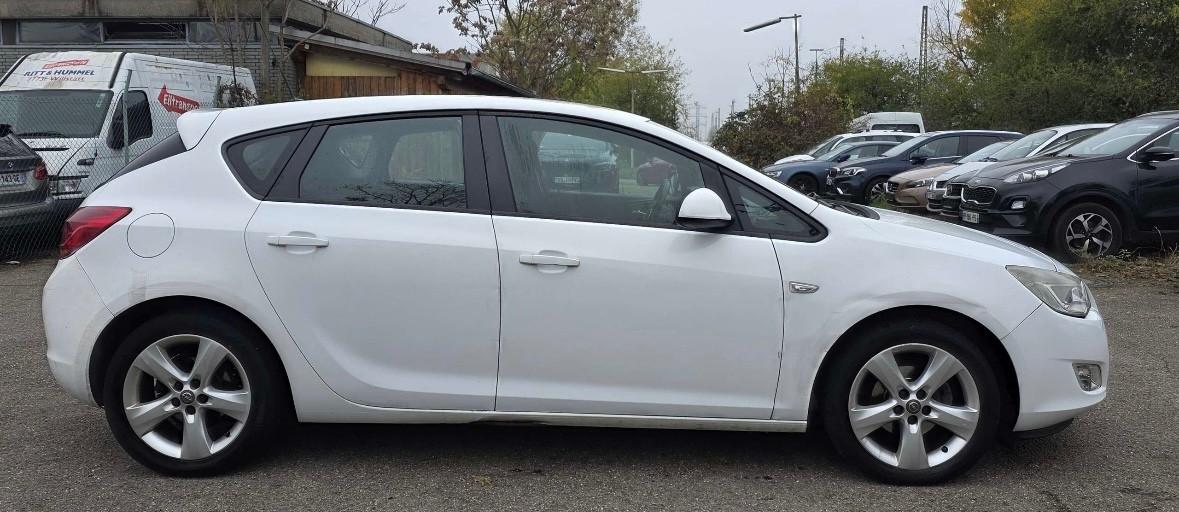 Opel Astra 1.6 115CV 5 porte Cosmo