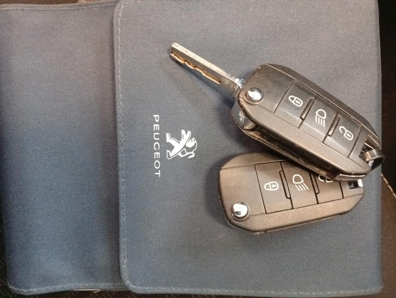 Peugeot 208 PureTech 82 5p. GPL Allure