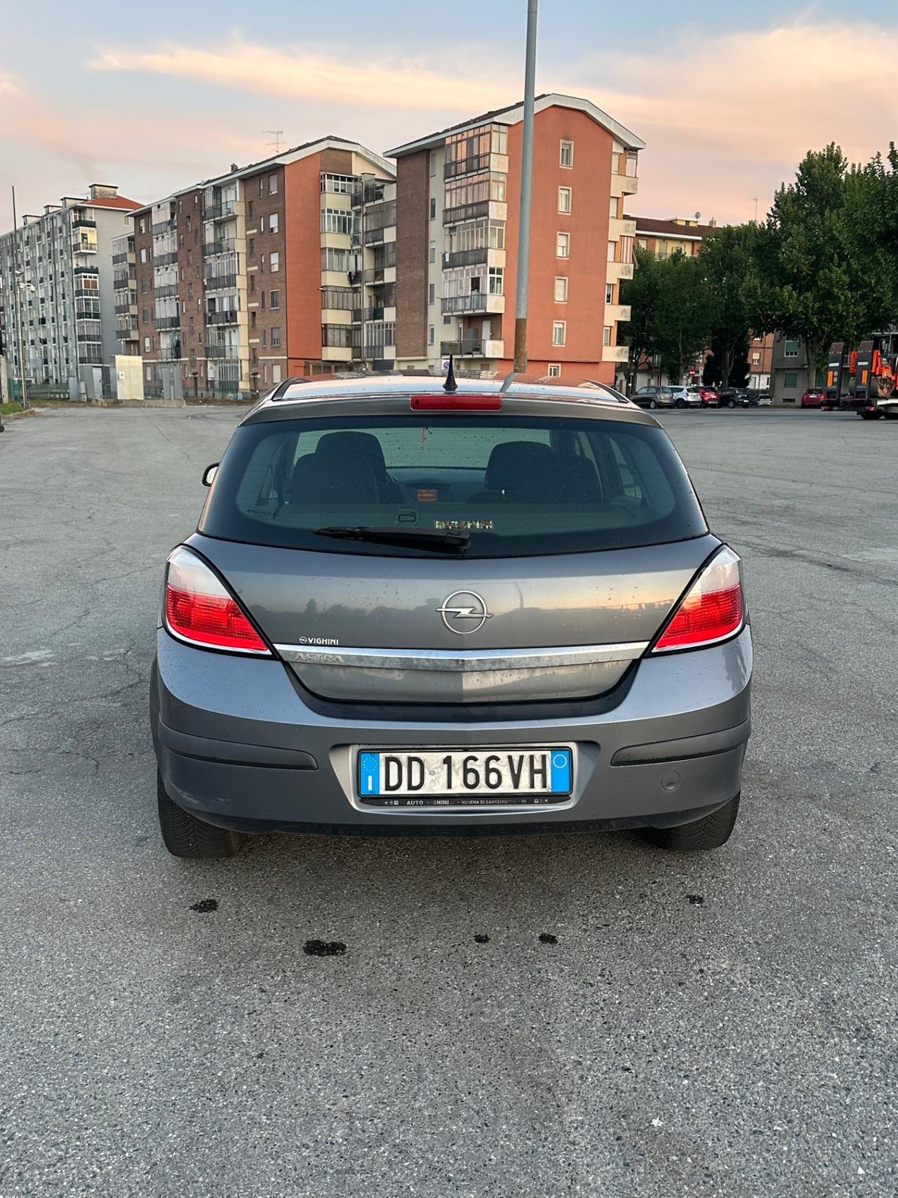 Opel Astra asta 1.4 benzina reimportato 5 porte berlina