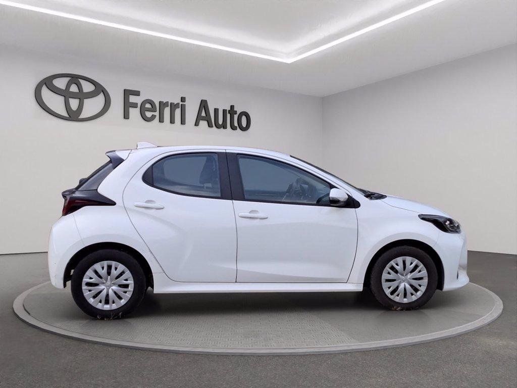 TOYOTA Yaris 1.5h active del 2023