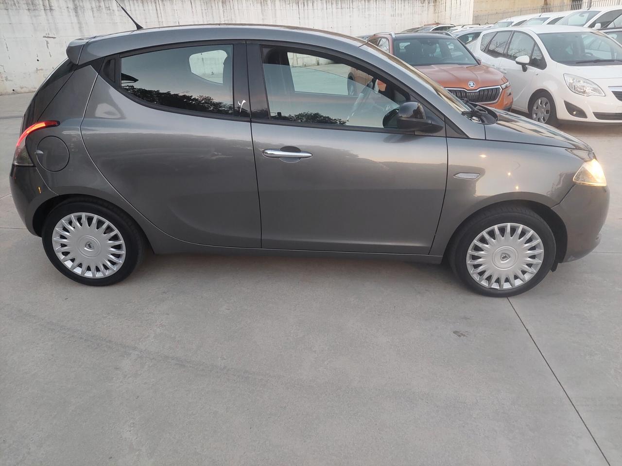 Lancia Ypsilon 1.2 69 CV 5 porte GPL