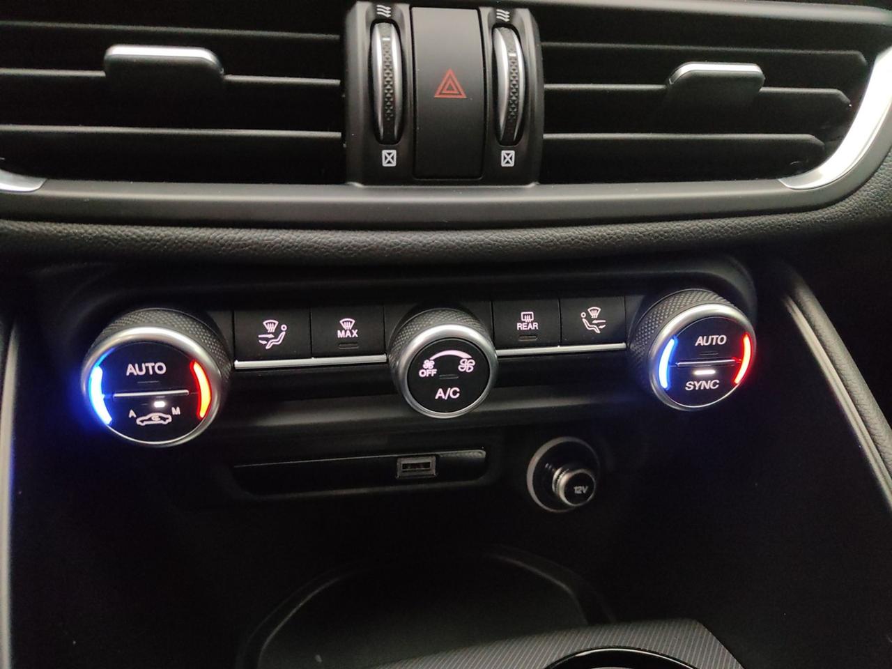 ALFA ROMEO Giulia 2023 2.2 TD 160CV SPRINT AT8