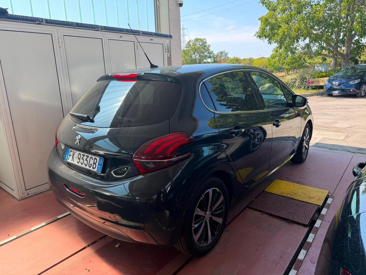 Peugeot 208 PureTech 82 5 porte Touch