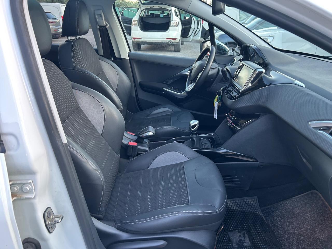 Peugeot 2008 BlueHDi 120 S&S Black Matt