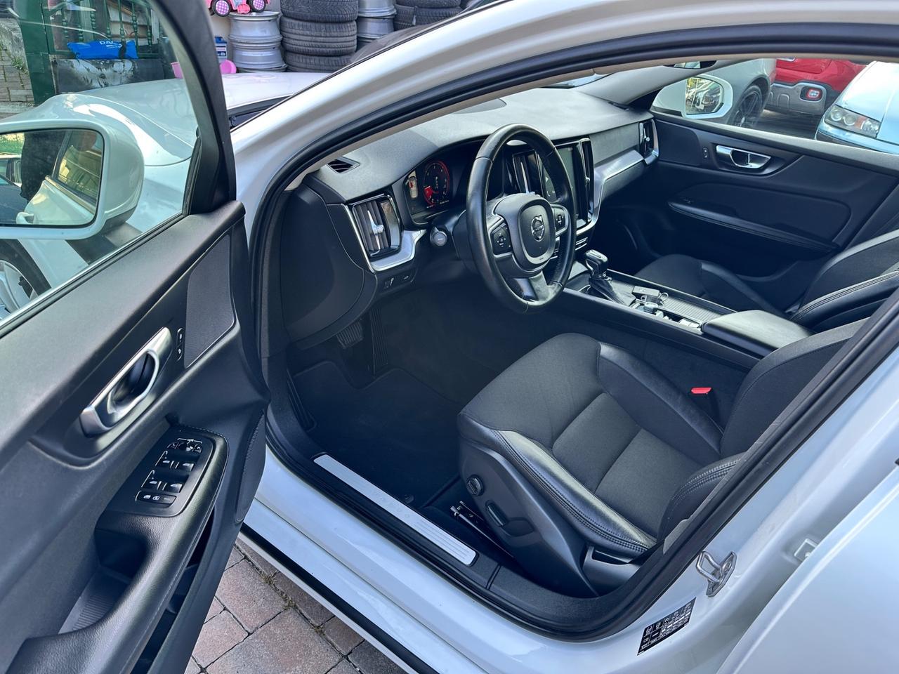 Volvo V60 D4 Geartronic R-design