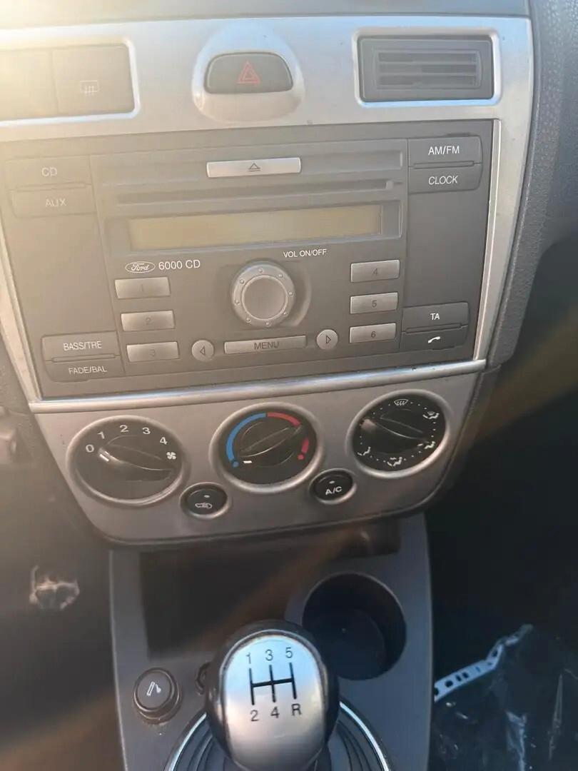 Ford Fiesta 1.4 TDCi 5p. Ghia