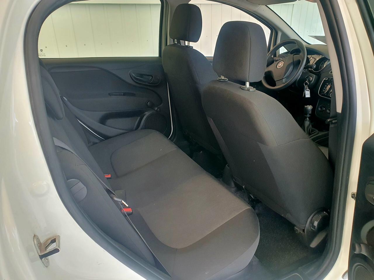 Fiat Punto 1.2 BENZ. - 2015 - KM. 131.000 NEOPATENTATI