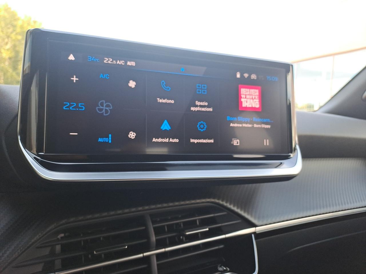 PEUGEOT 2008 Allure Hybrid 145 e-DCS6