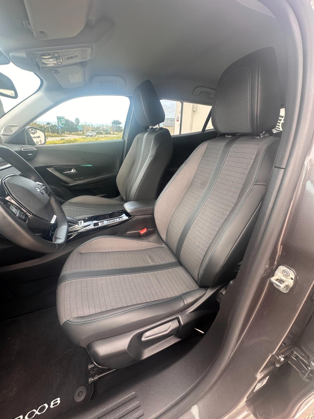 Peugeot 2008 PureTech 130 S&S EAT8 Allure Pack