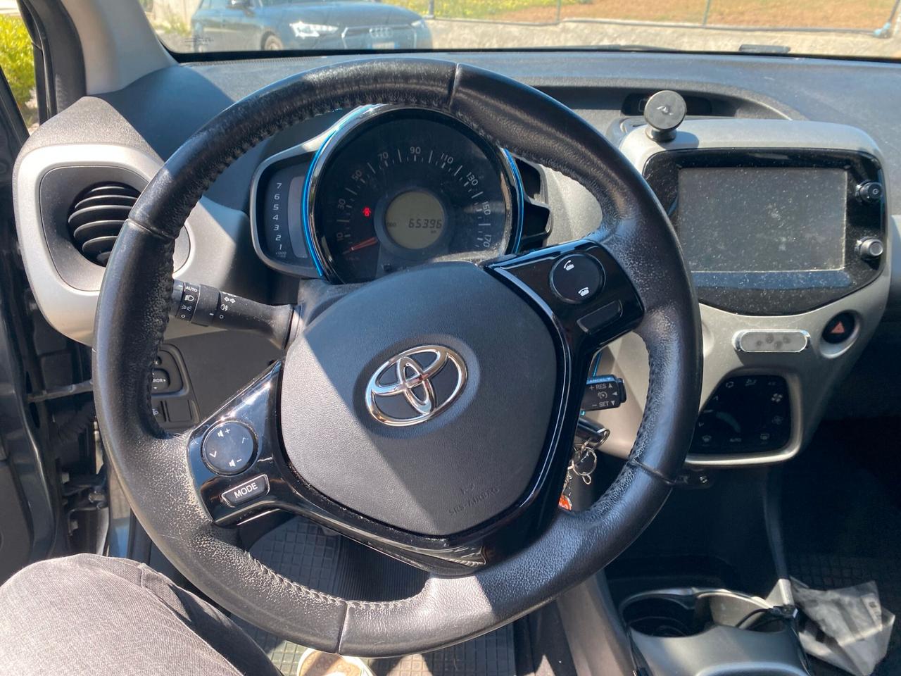 Toyota Aygo 1.0 VVT-i 69 CV 5 porte x-play TSS
