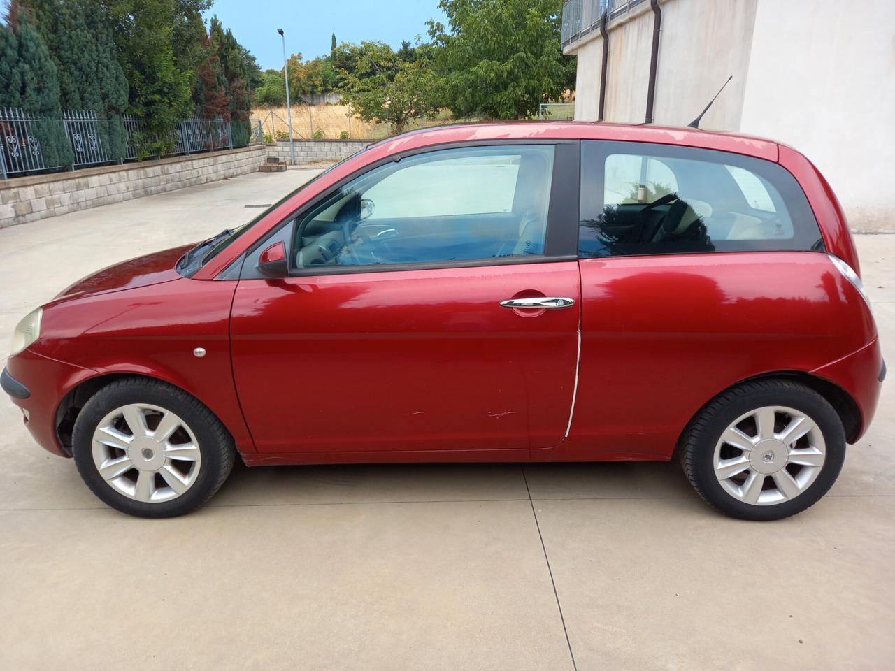 Lancia Ypsilon 1.4 16V Argento