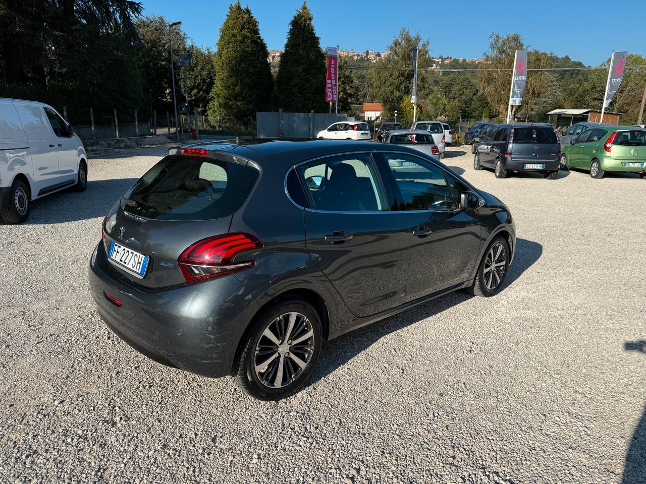 Peugeot 208 BlueHDi 100 5 porte Allure