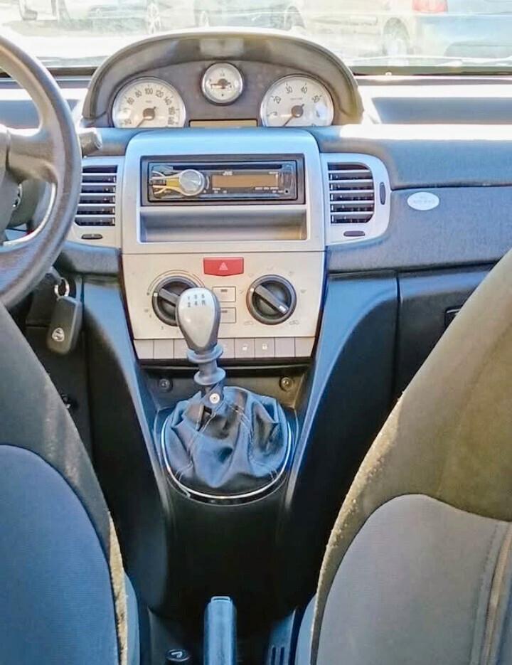 Lancia Ypsilon 1.2 km 121 Mila.