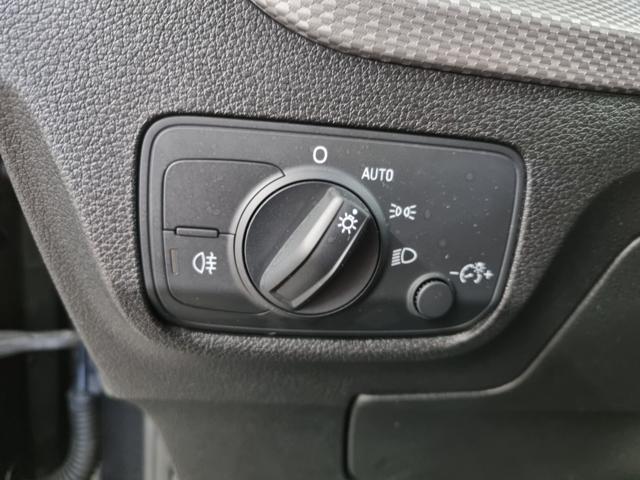 AUDI Q2 30 TDI Identity Black